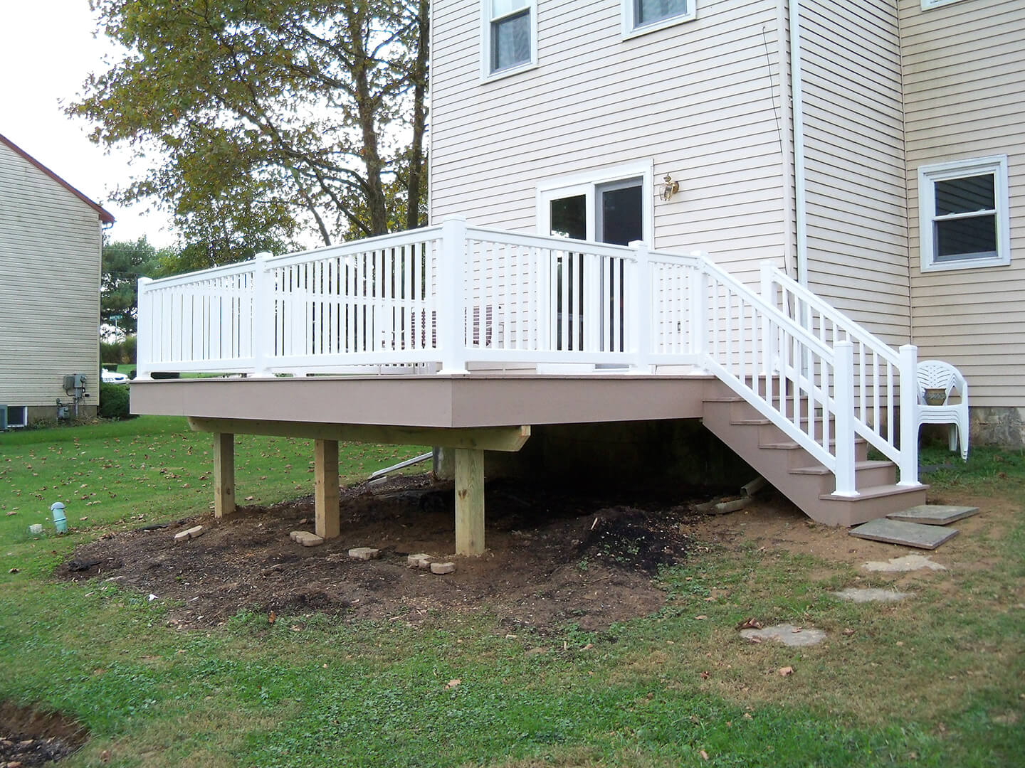 custom azek deck with white vinyl railing