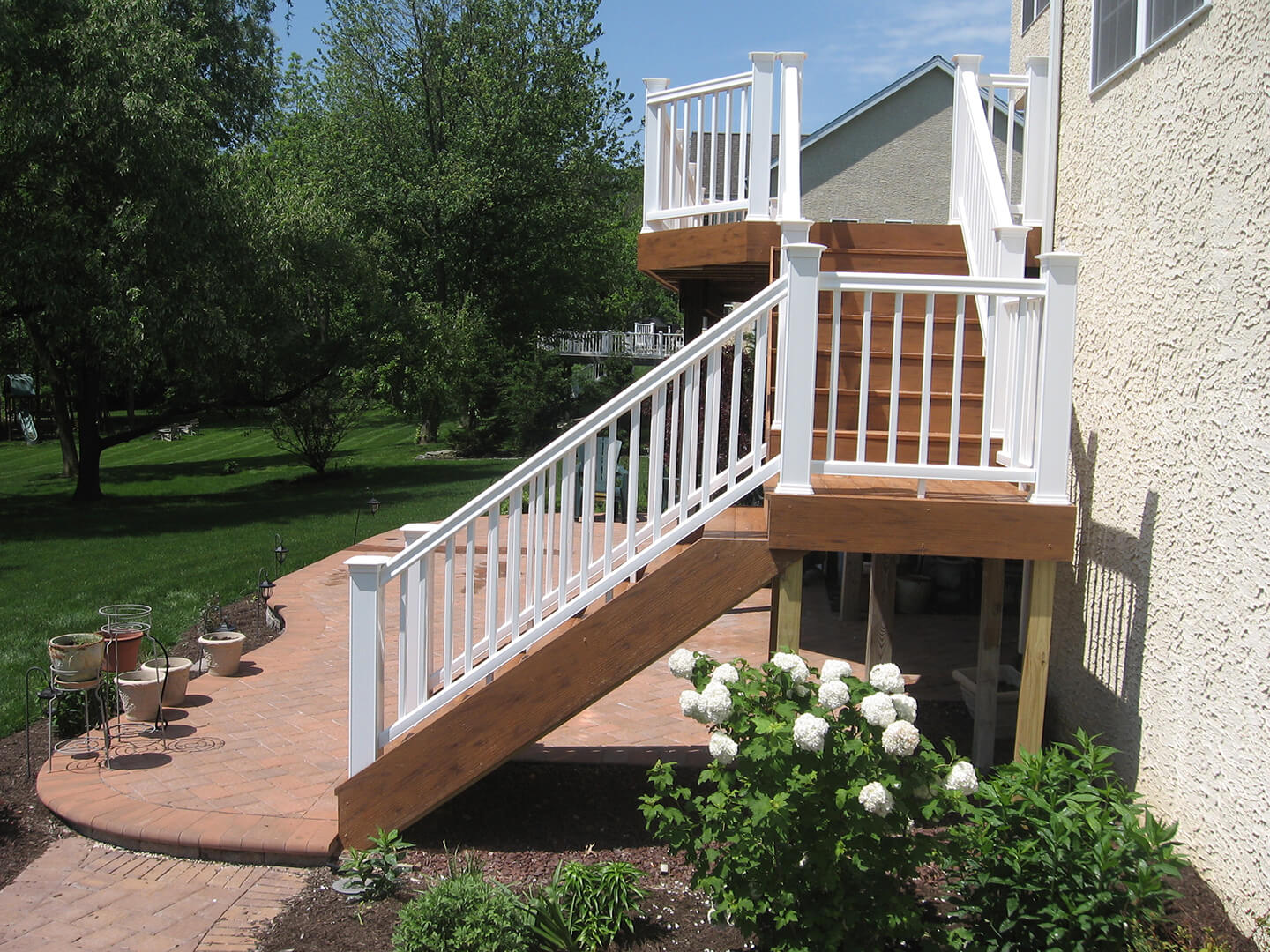 timbertech attached radiance railing to second floor deck